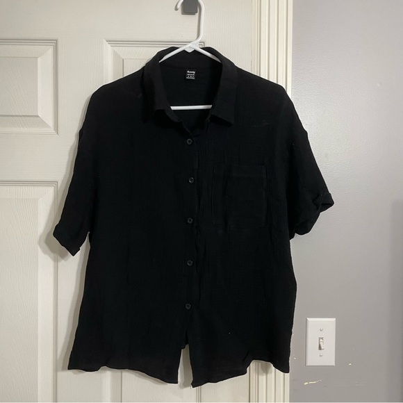 Black button up shirt - Picture 1 of 1